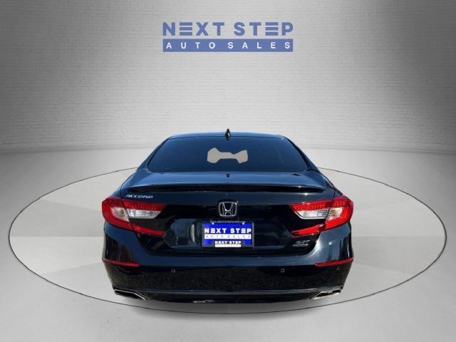 Used 2018 Honda Accord Touring image 7