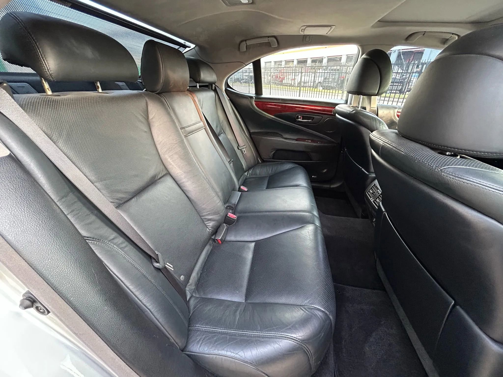 Used 2012 Lexus LS 460 w/ Luxury Value Edition image 16