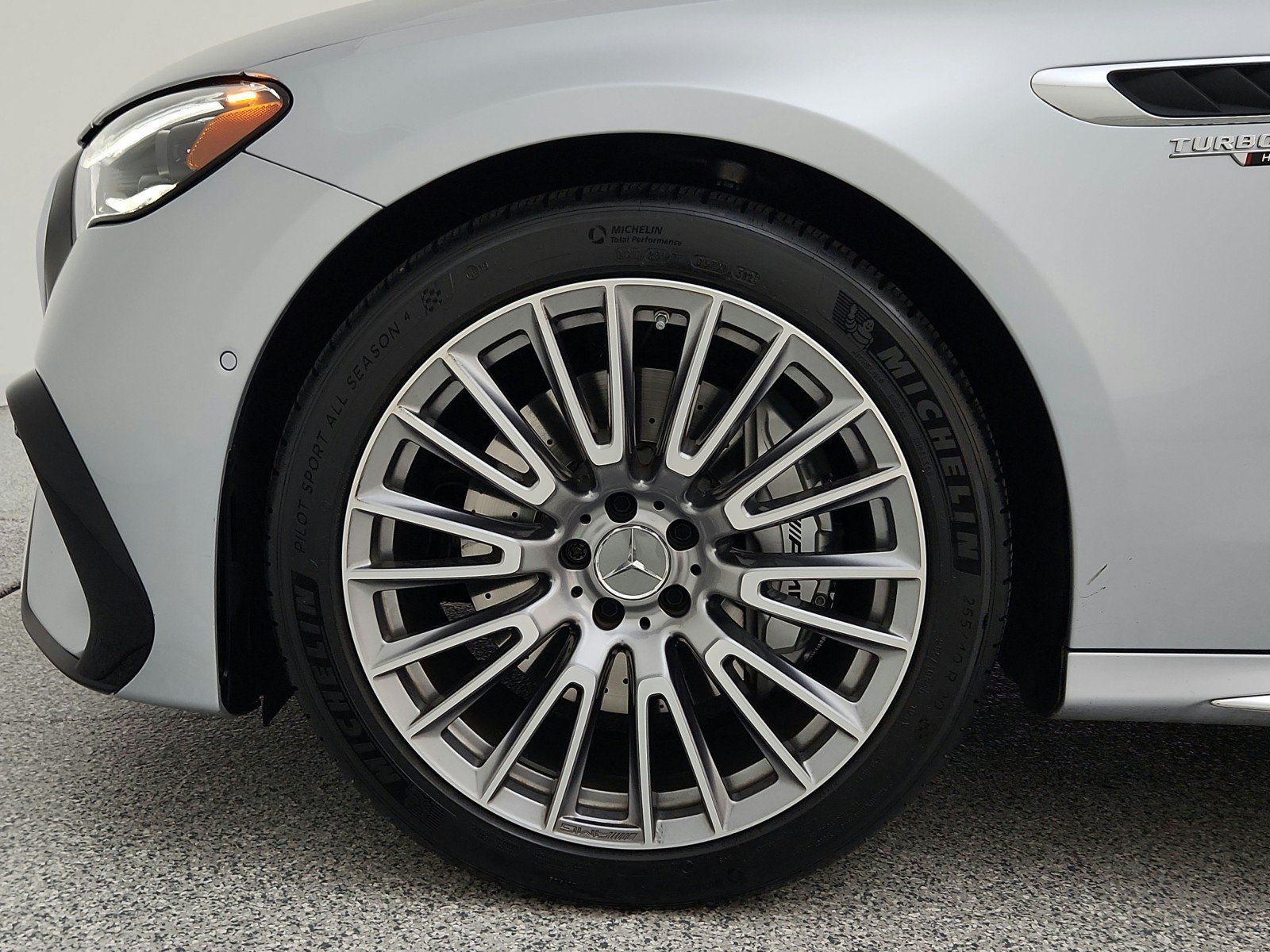Certified 2025 Mercedes-Benz E 53 AMG e 4MATIC Sedan image 32