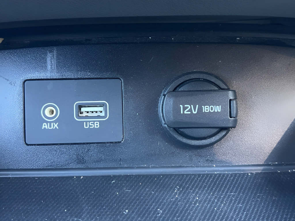 Used 2019 Kia Sedona LX FWD image 27