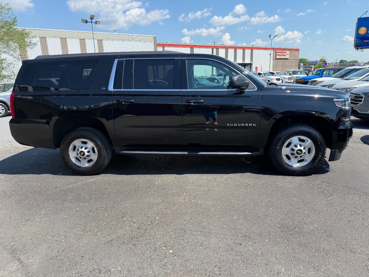 Used 2019 Chevrolet Suburban 3500 LT AWD/4WD image 7