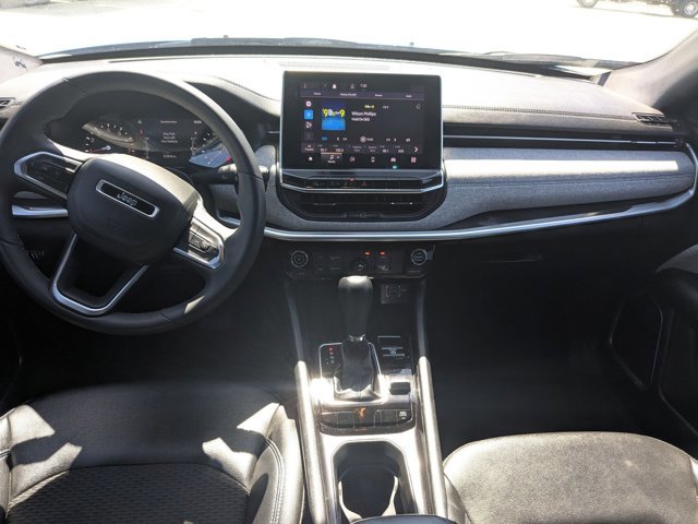 Used 2024 Jeep Compass Latitude image 17