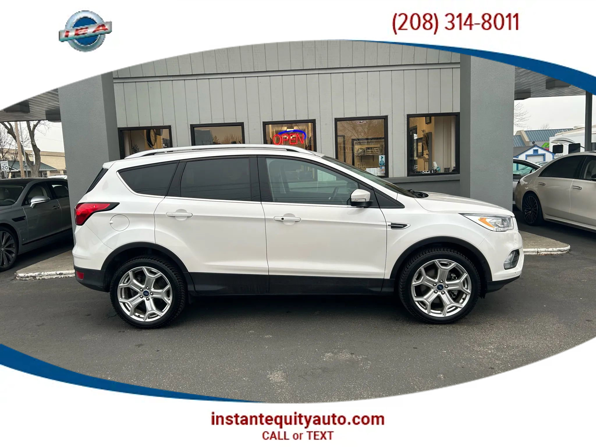 Used 2019 Ford Escape Titanium image 1