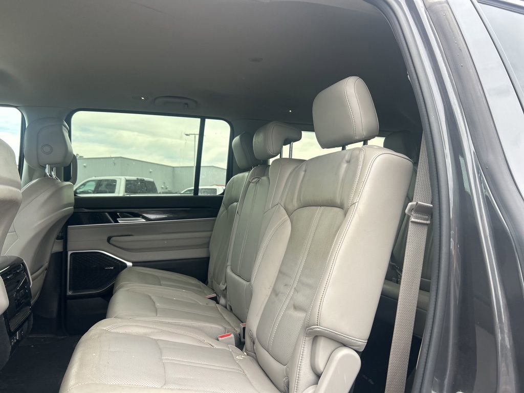Used 2022 Jeep Wagoneer Series I AWD/4WD image 6