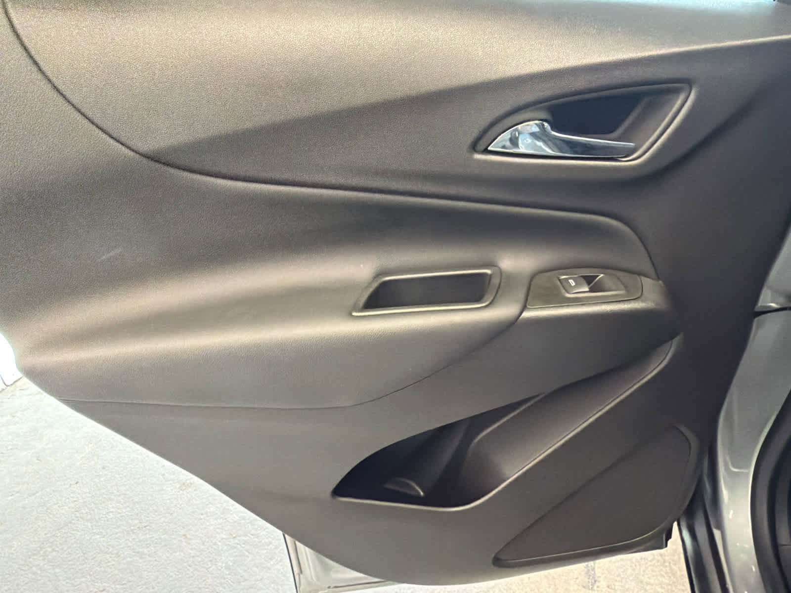 Used 2024 Chevrolet Equinox LT w/ LPO, Floor Liner Package FWD image 25