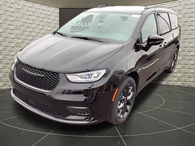 New 2026 Chrysler Pacifica Select w/ S Appearance Package image 3