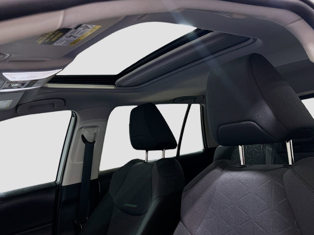 Used 2025 Toyota RAV4 XLE image 18
