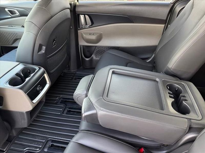 New 2026 Kia Carnival image 14