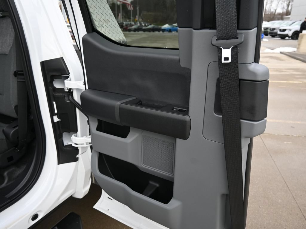 Used 2024 Ford F550 2WD SuperCab Super Duty w/ XLT Value Package image 86