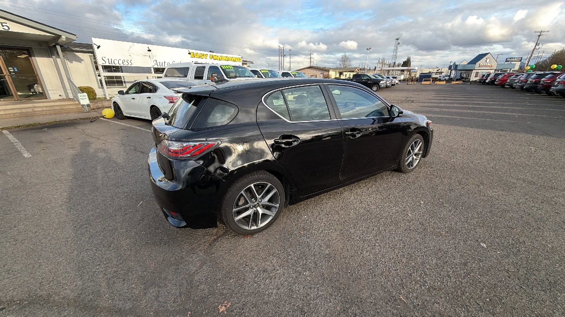 Used 2016 Lexus CT 200h Premium w/ Navigation Package image 3