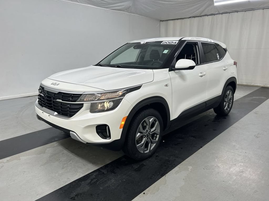 Used 2024 Kia Seltos LX AWD/4WD image 5