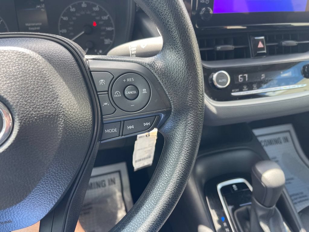 Used 2025 Toyota Corolla LE FWD image 16
