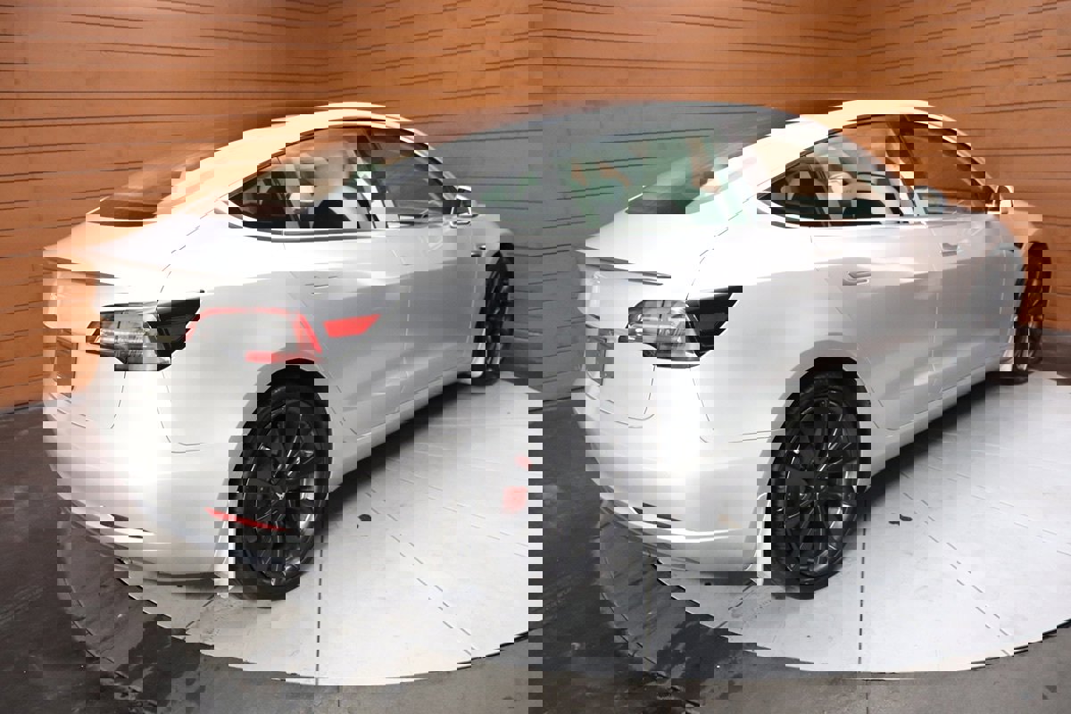 Used 2020 Tesla Model 3 Performance image 7