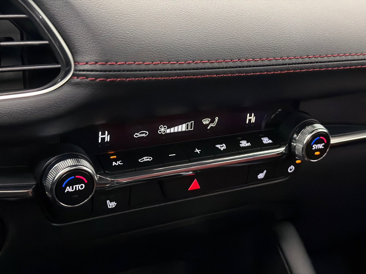 New 2026 MAZDA MAZDA3 Carbon image 28