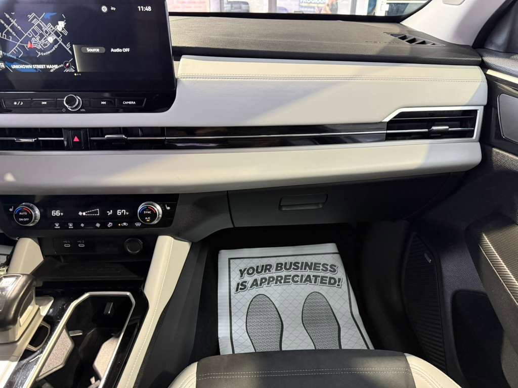 Used 2025 Mitsubishi Outlander Trail Edition image 19