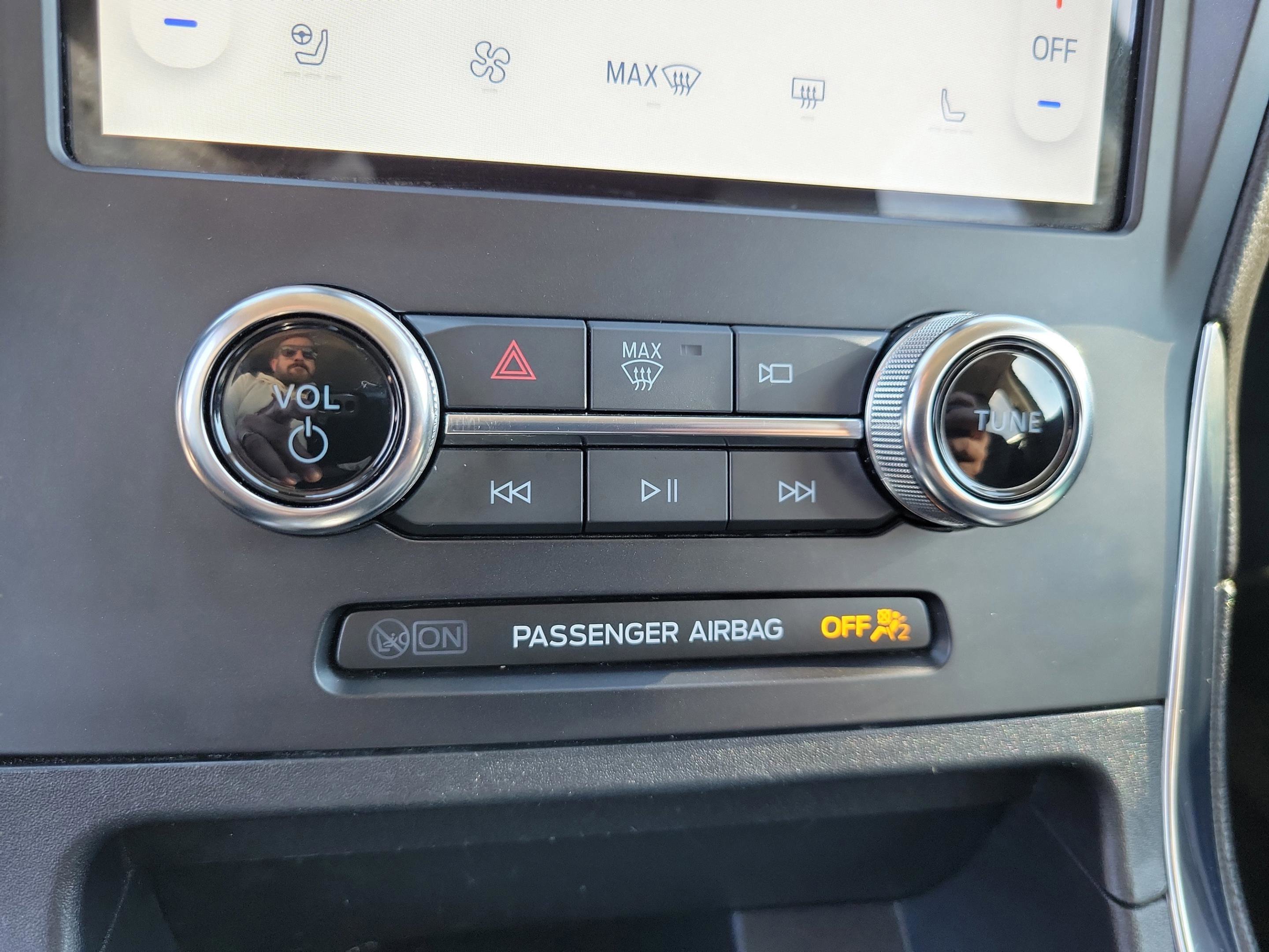 Used 2024 Ford Edge Titanium image 31