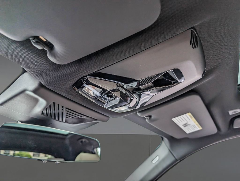 Certified 2025 BMW X1 xDrive28i w/ Technology Package image 31