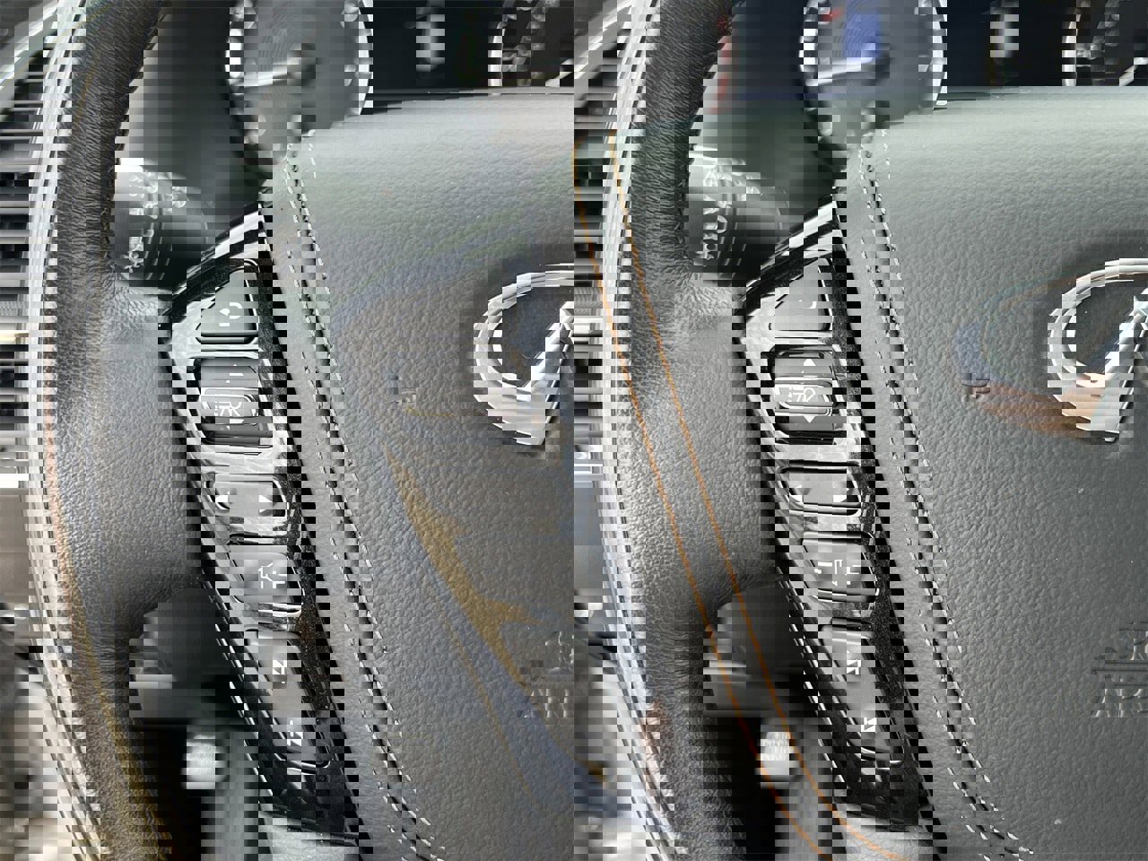 Used 2022 INFINITI QX80 Sensory w/ Cargo Package image 10