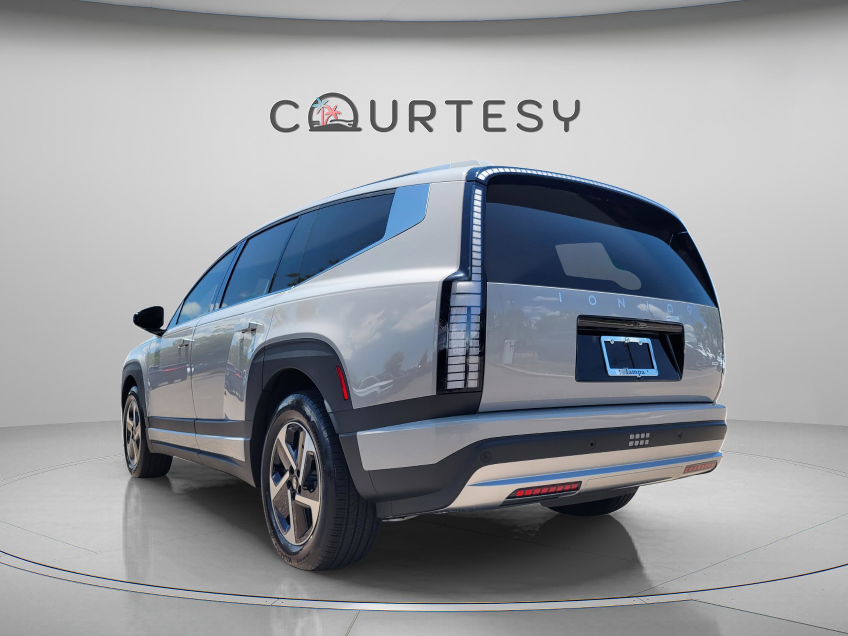 New 2026 Hyundai Ioniq 9 SE image 4