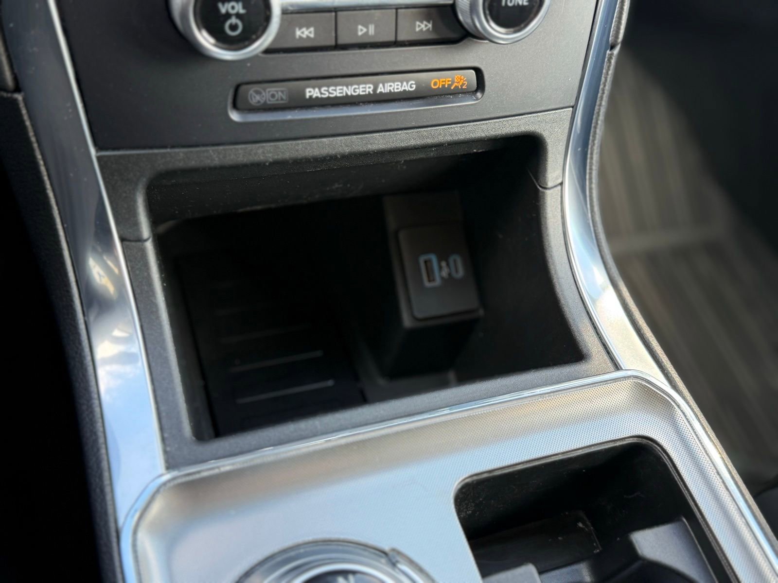 Used 2022 Ford Edge Titanium image 34