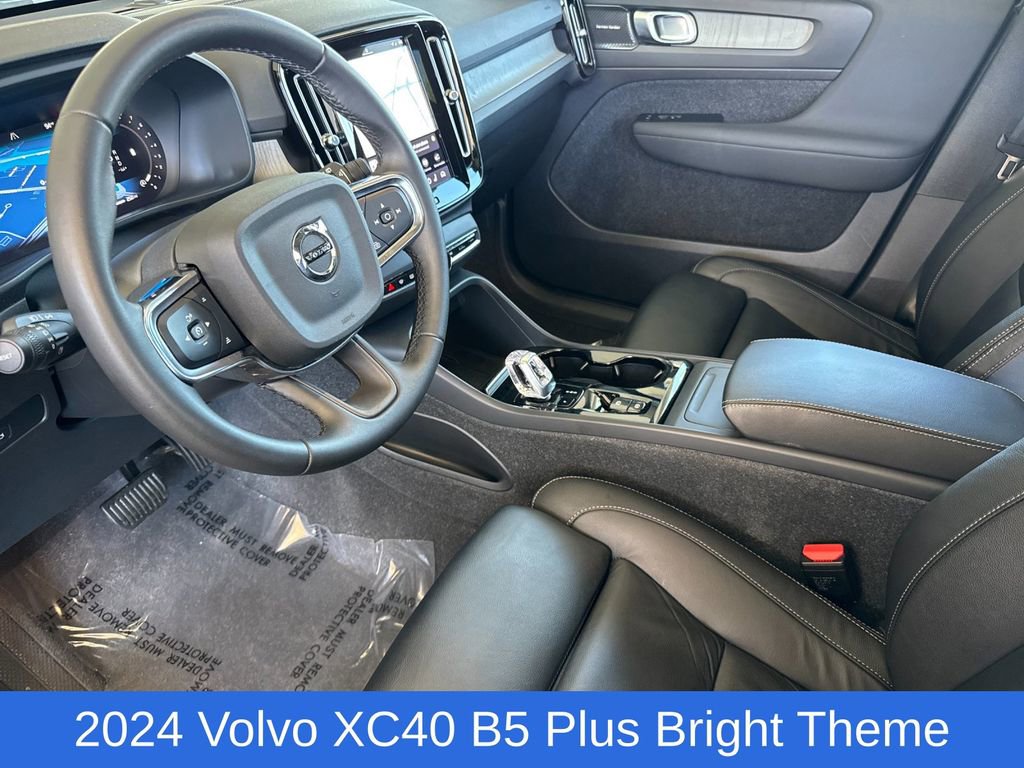 Certified 2024 Volvo XC40 B5 Plus w/ Protection Package Premier image 9