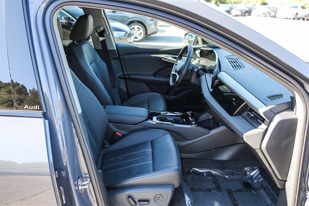 Used 2025 Audi Q6 e-tron Premium w/ Convenience Package image 17