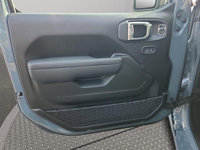 New 2025 Jeep Gladiator Sport image 12