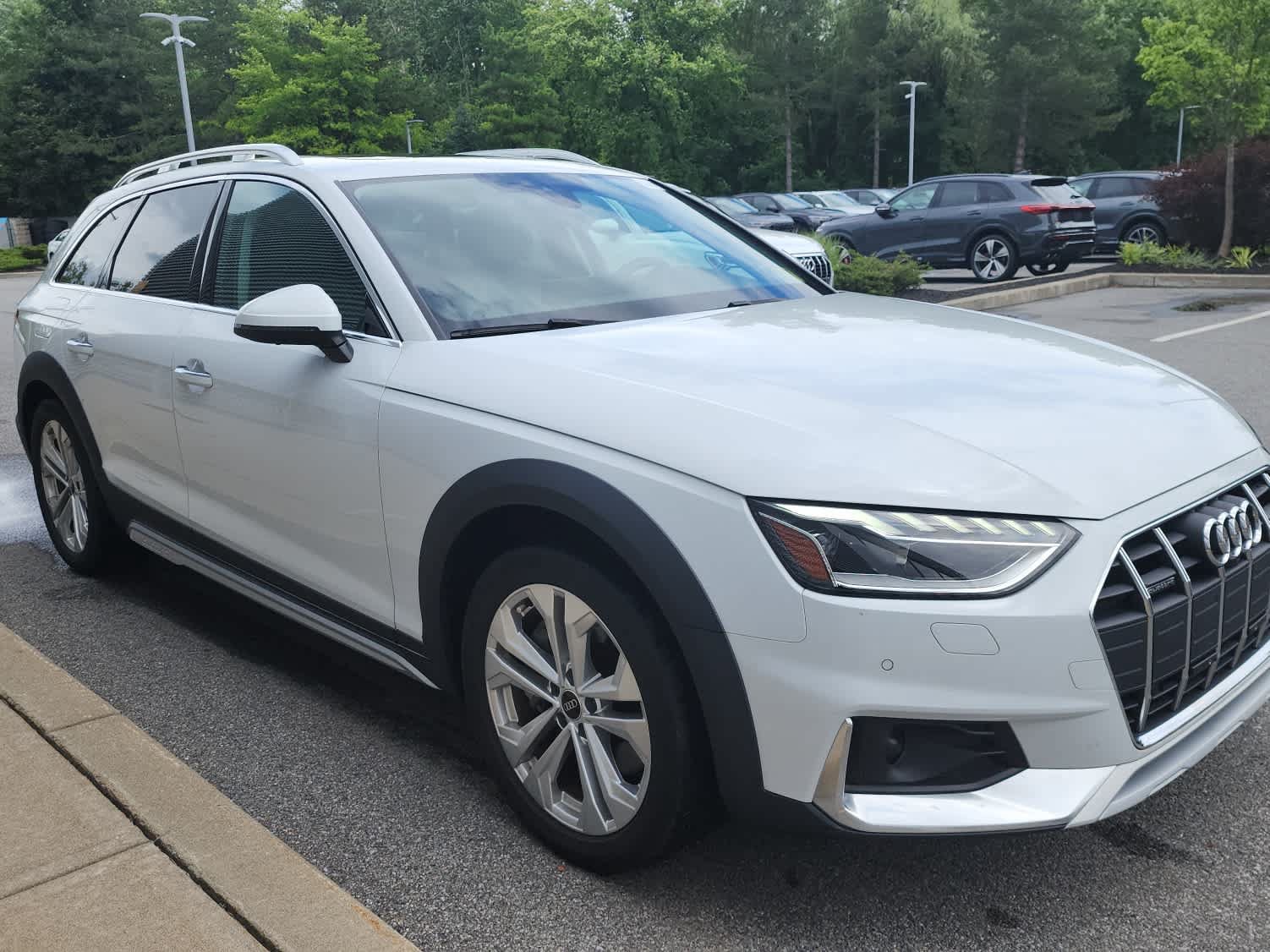 Used 2023 Audi A4 2.0T allroad Premium Plus w/ Premium Plus Package AWD/4WD image 16