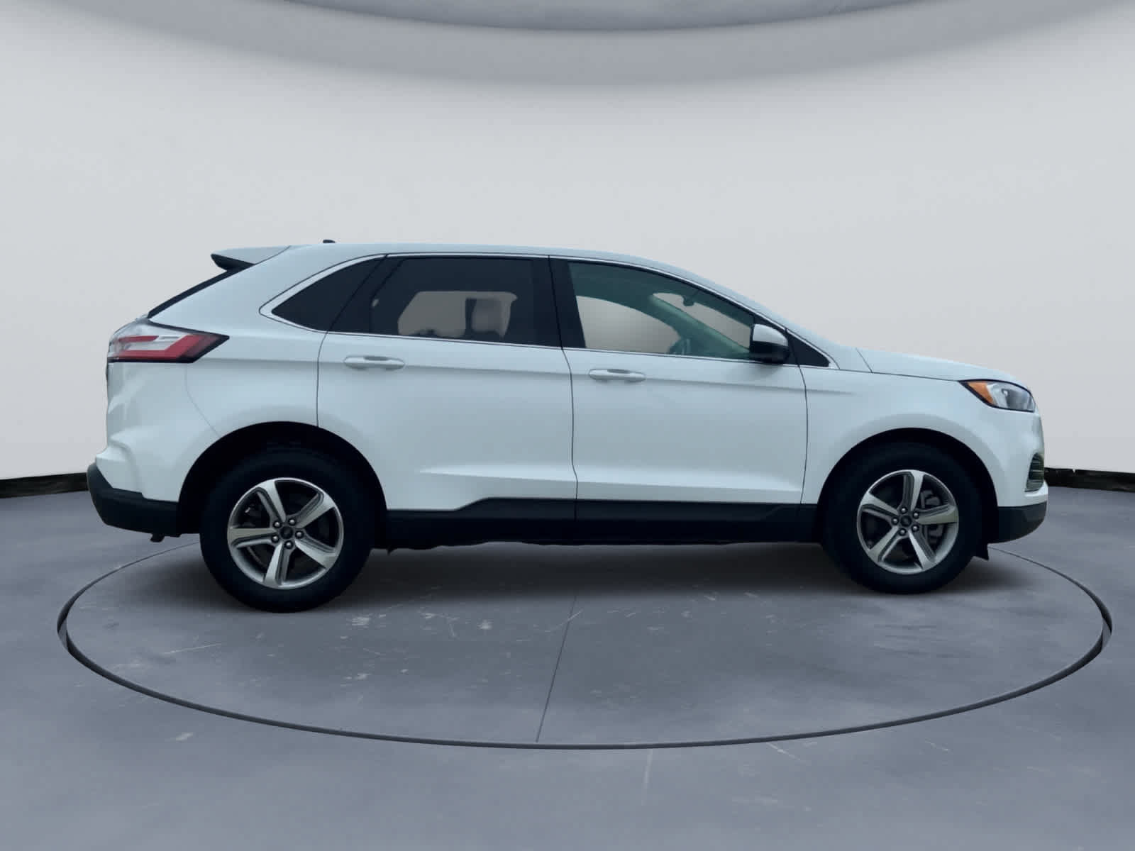 Used 2024 Ford Edge SEL w/ Convenience Package AWD/4WD image 6