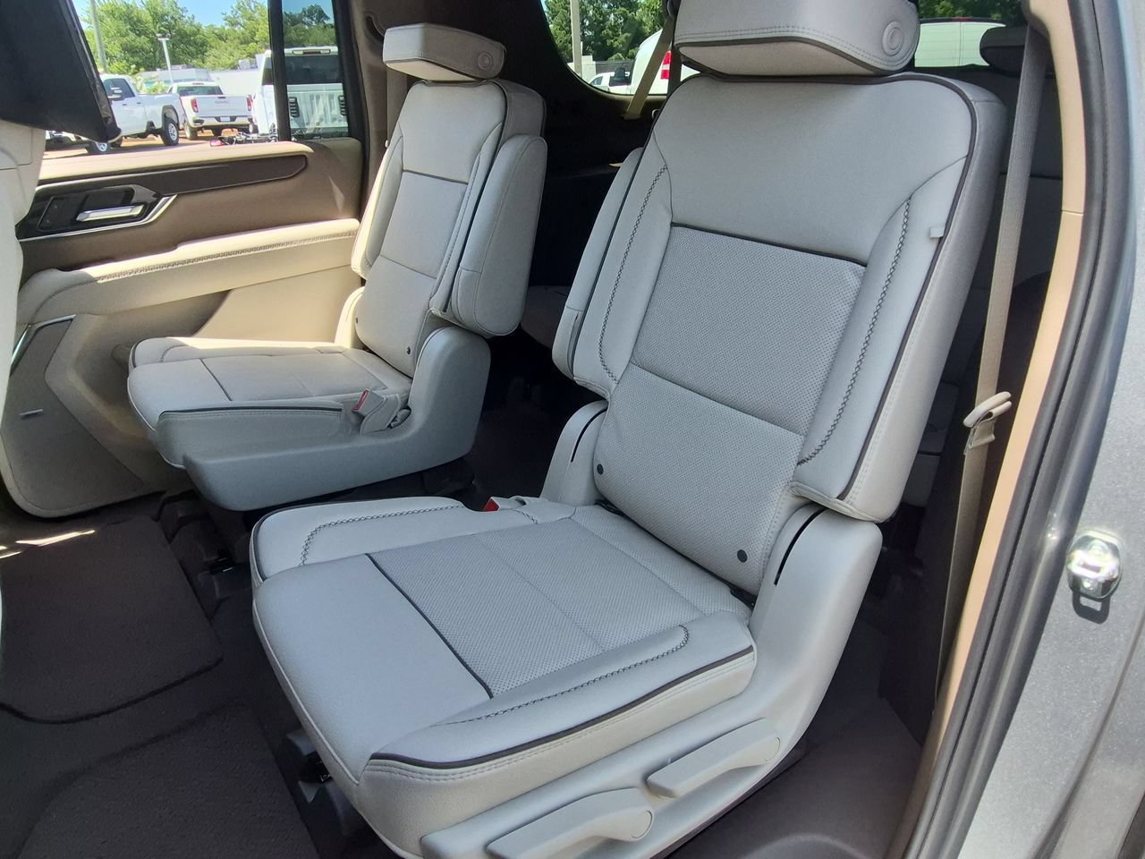 New 2026 GMC Yukon XL Denali w/ Denali Reserve Package AWD/4WD image 26