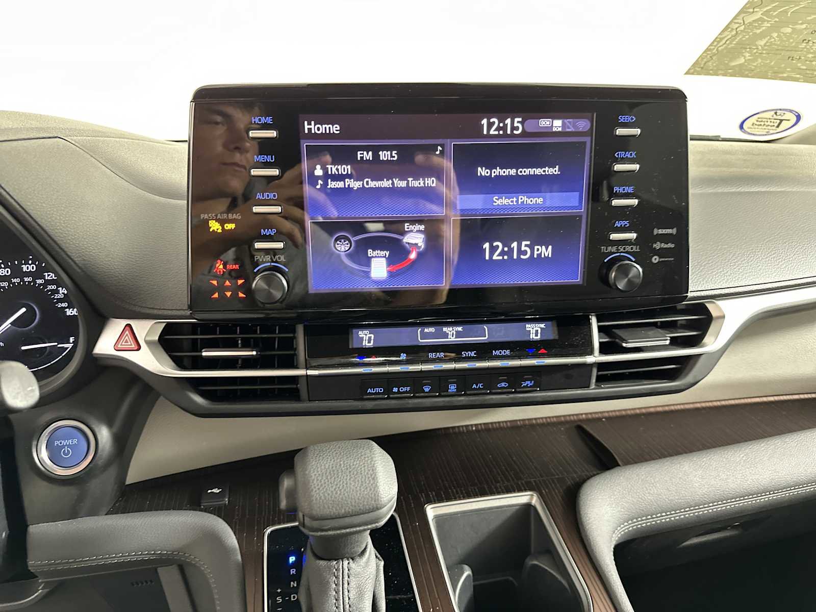 Used 2024 Toyota Sienna LE FWD image 19