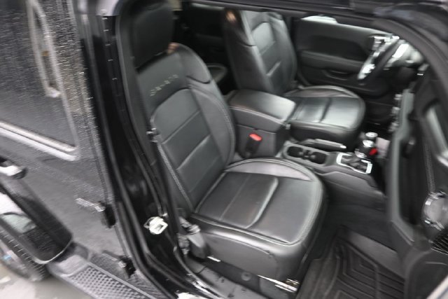 Used 2023 Jeep Wrangler Unlimited Sahara w/ Cold Weather Group AWD/4WD image 11
