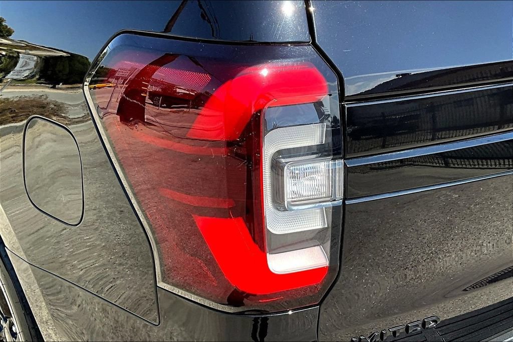 Used 2024 Ford Expedition Limited RWD image 24