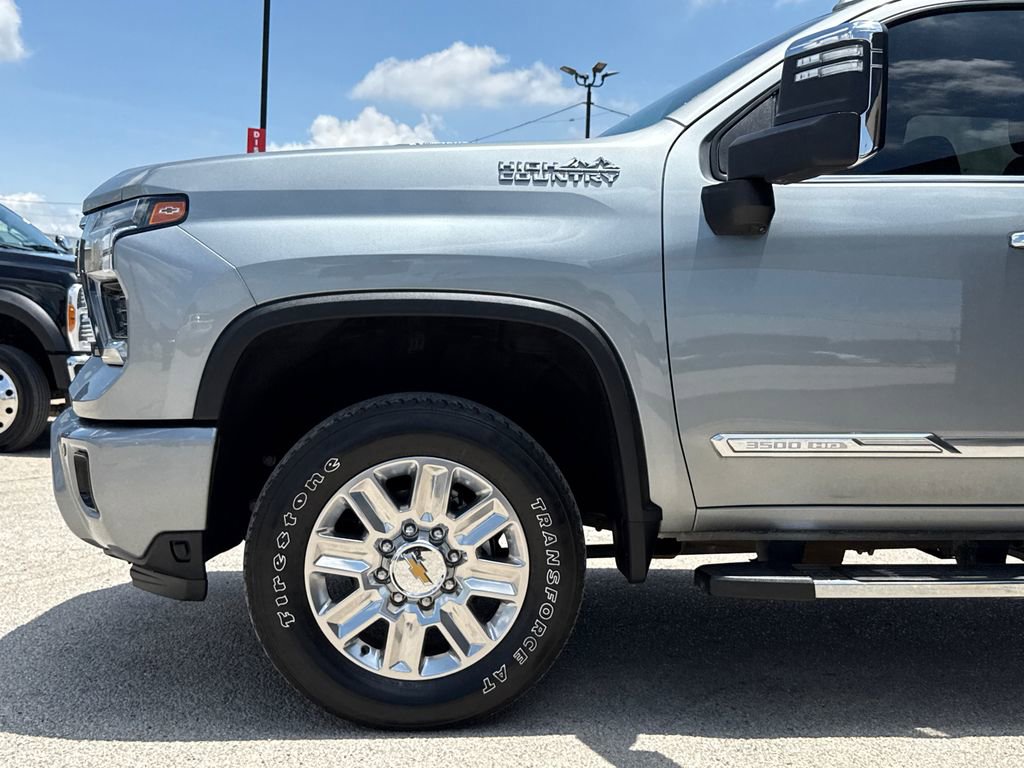 Used 2024 Chevrolet Silverado 3500 High Country w/ High Country Premium Package AWD/4WD image 5