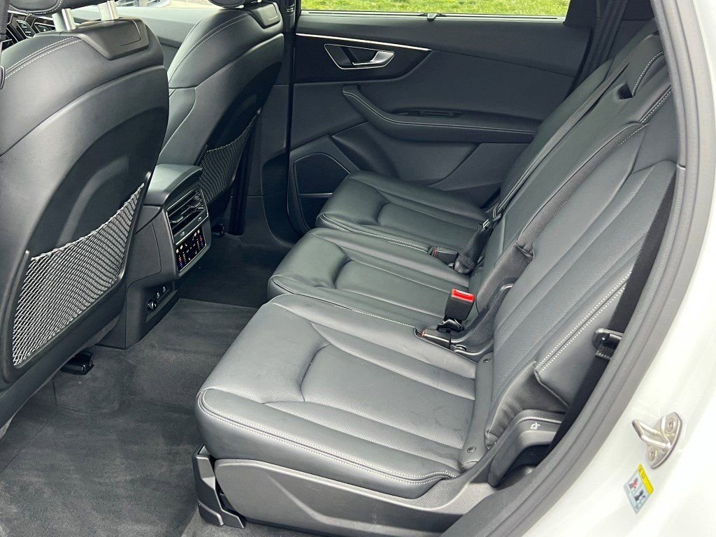Used 2025 Audi Q7 3.0T Prestige w/ Prestige Package image 18