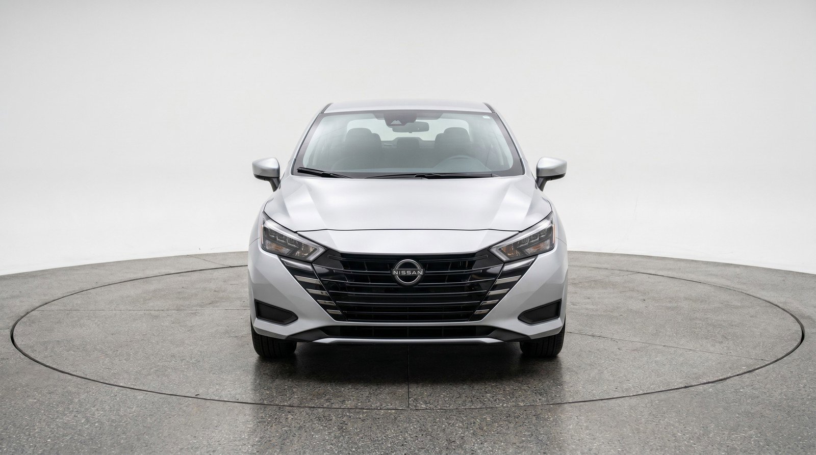 Used 2025 Nissan Versa SV FWD image 2