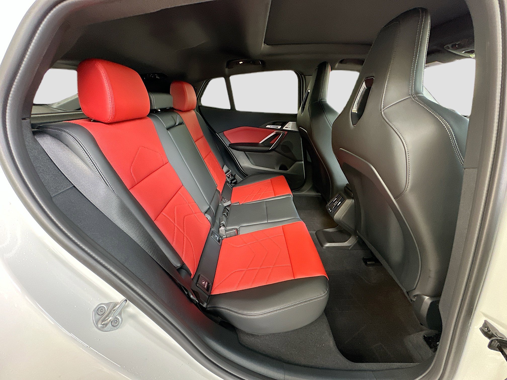 Certified 2025 BMW X2 M35i w/ Premium Package image 28