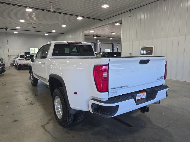 Used 2024 Chevrolet Silverado 3500 High Country w/ Technology Package AWD/4WD image 6