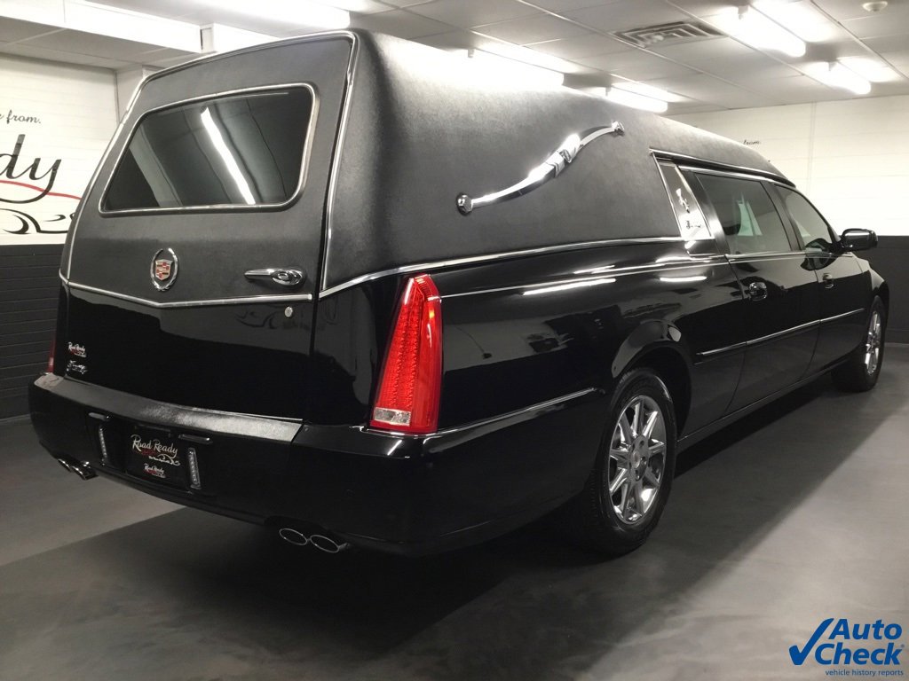 Used 2011 Cadillac DTS Limousine image 10