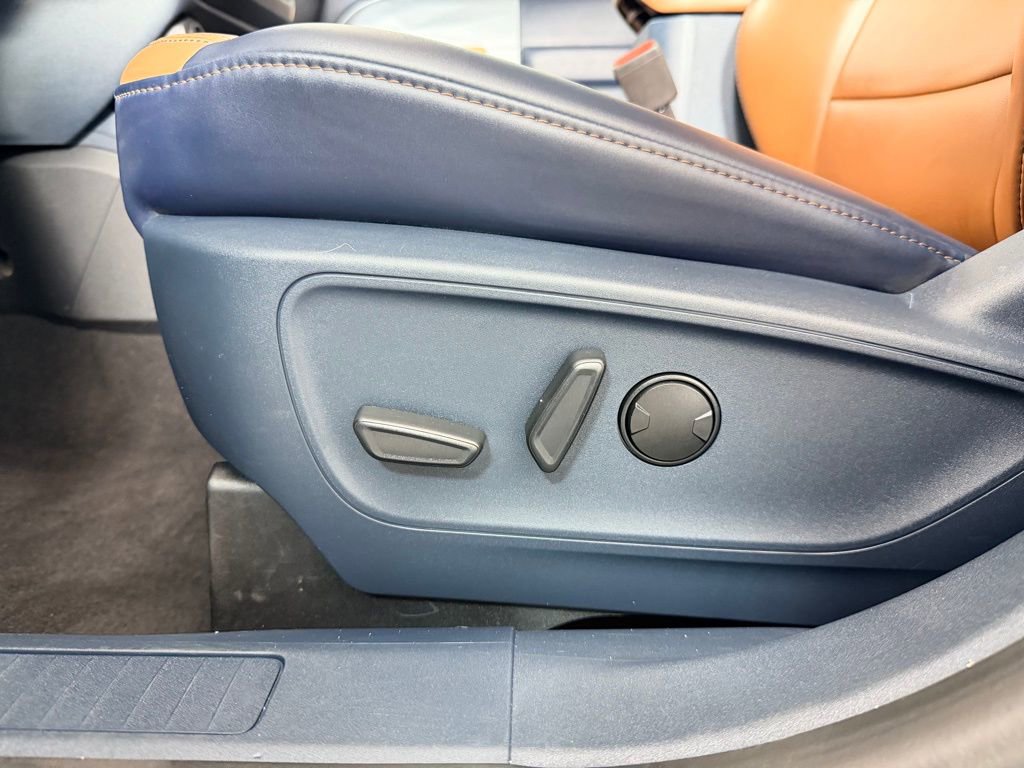 Used 2022 Ford Maverick Lariat w/ Lariat Luxury Package image 22