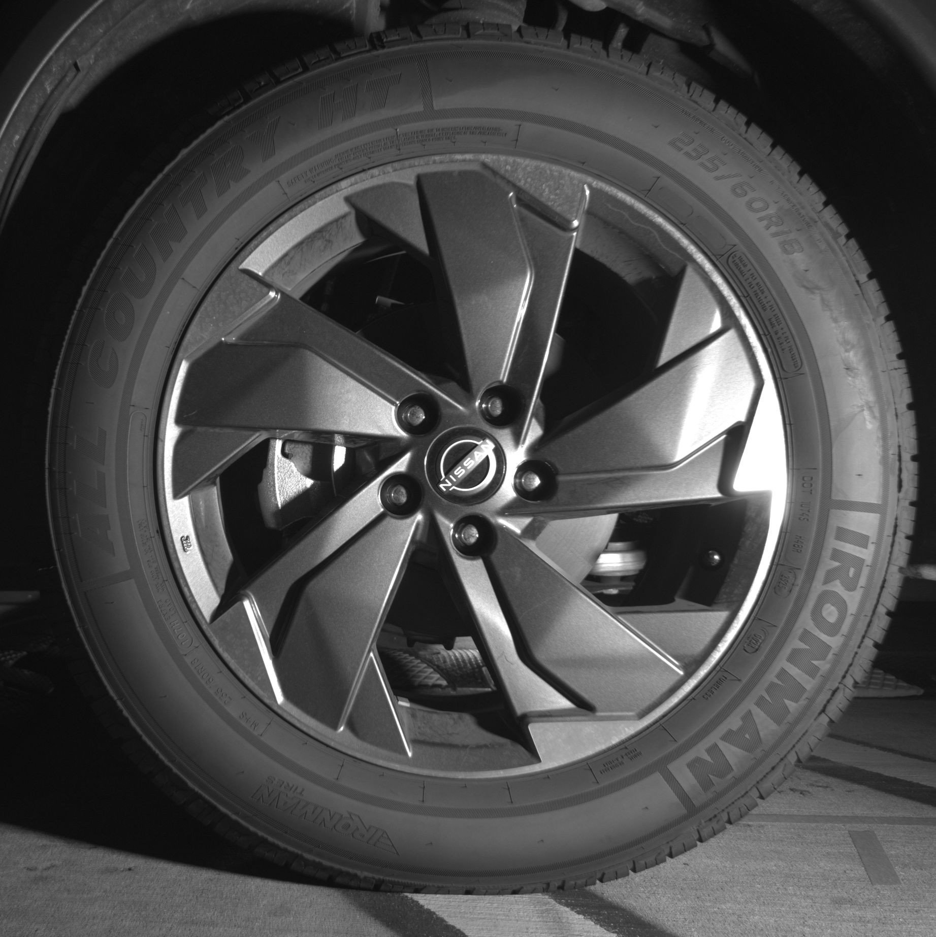 Used 2025 Nissan Rogue SV FWD image 12