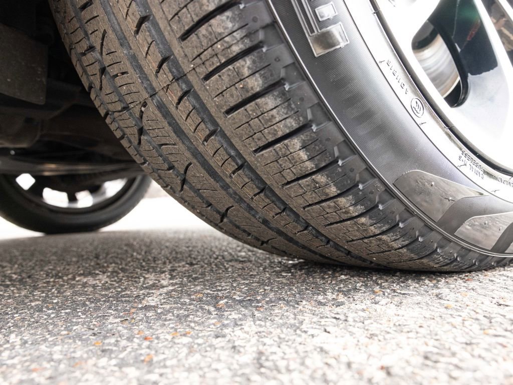 Used 2023 Bentley Bentayga Extended Wheelbase image 89