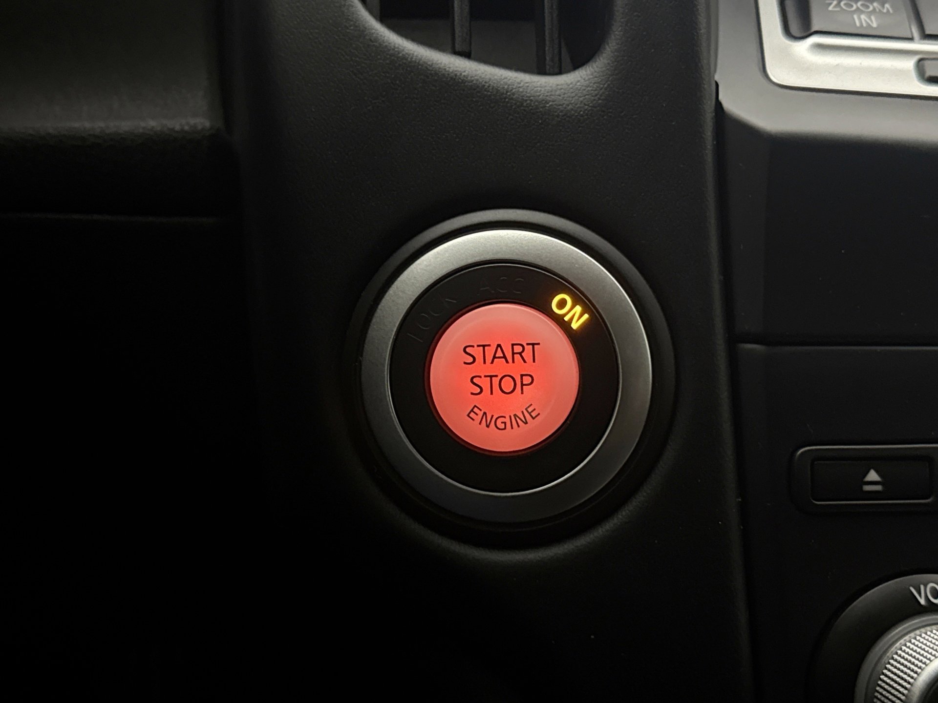 Used 2017 Nissan 370Z Touring image 19