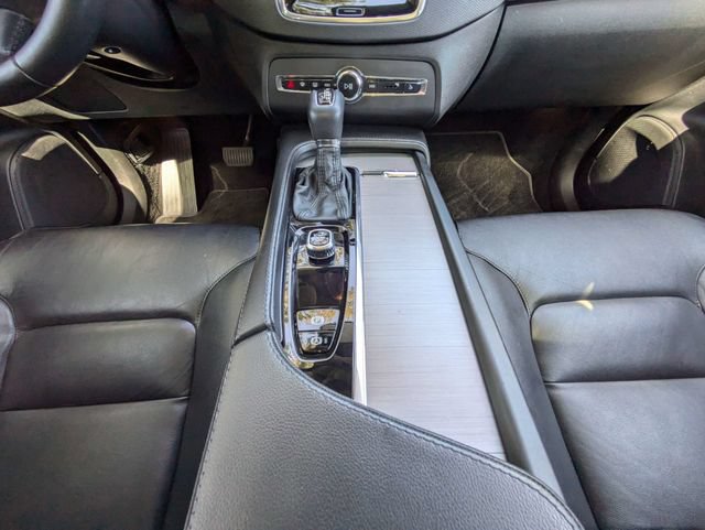 Used 2022 Volvo XC90 T5 Momentum w/ Advanced Package FWD image 23