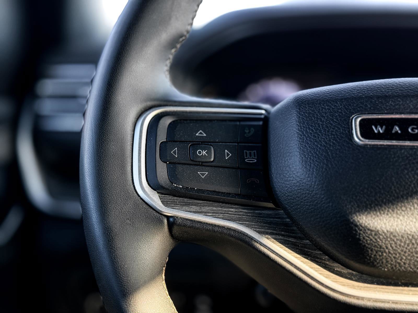 Used 2024 Jeep Wagoneer Series II w/ Flexible Seating Group image 12