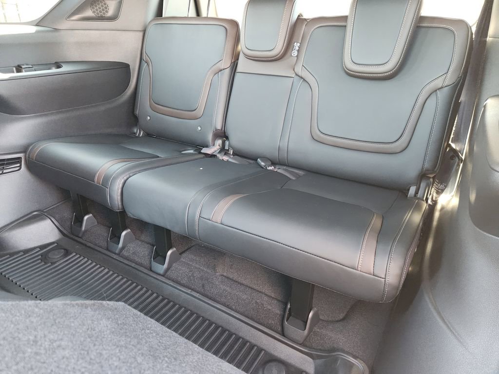 New 2026 Nissan Armada SL w/ Captain's Chari Seat Package image 20