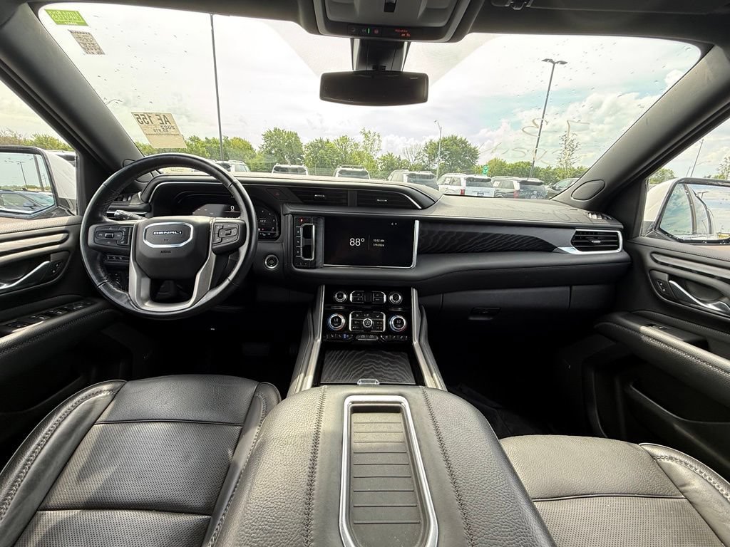 Used 2022 GMC Yukon XL Denali AWD/4WD image 27