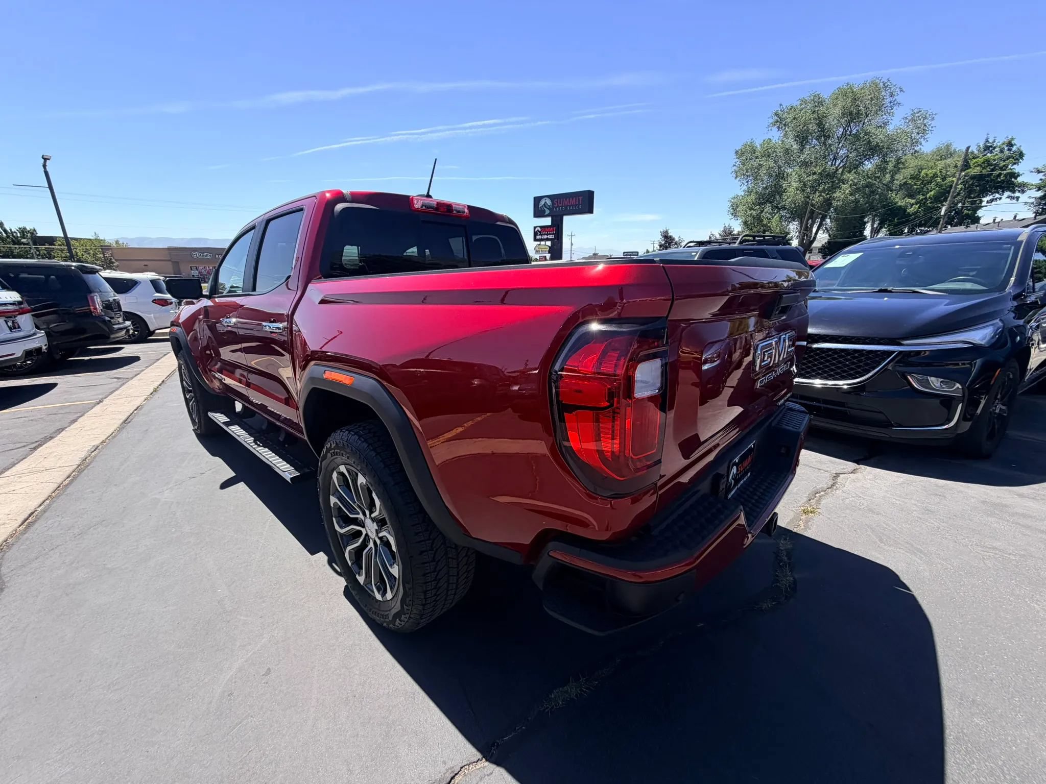 Used 2025 GMC Canyon Denali AWD/4WD image 6