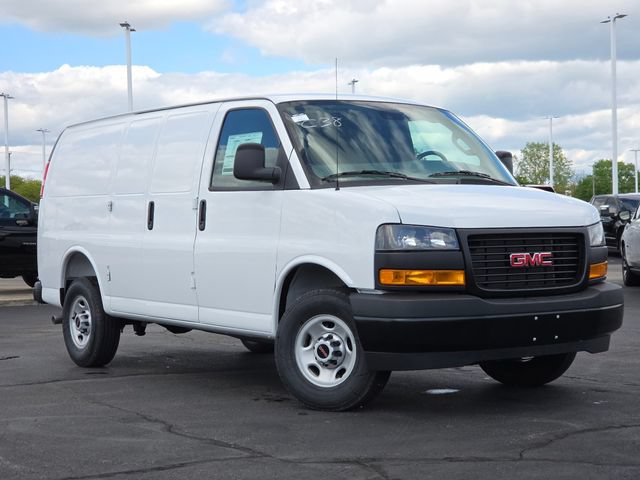 New 2026 GMC Savana 2500 w/ Driver Convenience Package RWD image 2