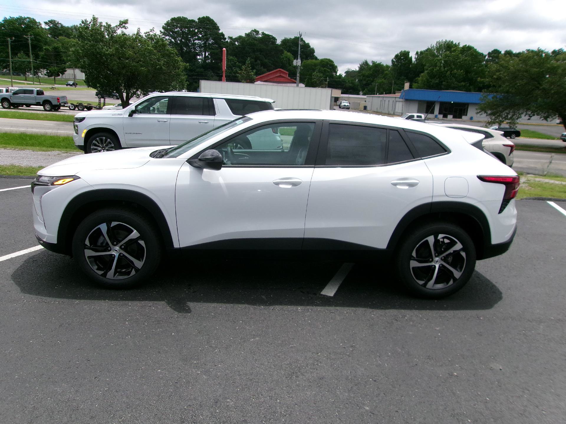 New 2026 Chevrolet Trax RS w/ Sunroof Package FWD image 6